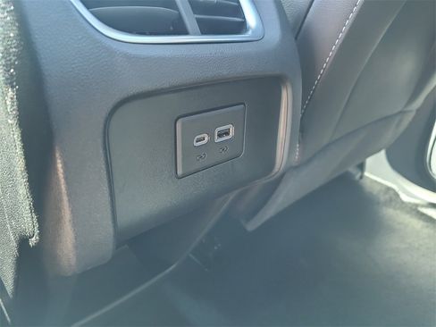 Used 2023 Chevrolet Blazer LT image 11