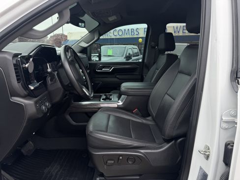 Used 2024 Chevrolet Silverado 2500 LTZ w/ LTZ Plus Package image 18