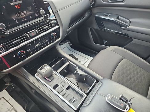 Used 2024 Nissan Pathfinder SV FWD image 26