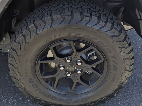 Used 2024 Jeep Wrangler Sport AWD/4WD image 7