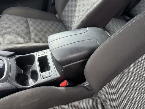 Used 2022 Nissan Rogue Sport SV image 21