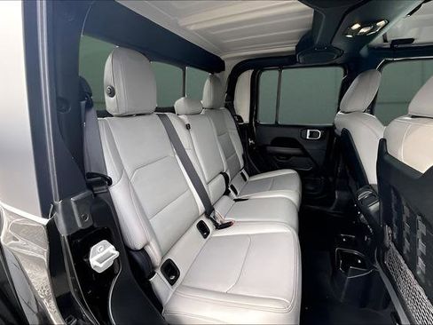 Used 2021 Jeep Gladiator Mojave AWD/4WD image 24