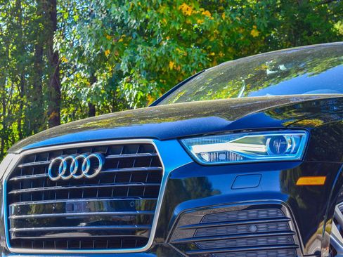 Used 2018 Audi Q3 2.0T Premium image 2