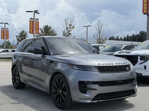 Used 2025 Land Rover Range Rover Sport Dynamic SE AWD/4WD image 4
