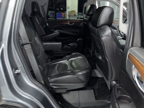 Used 2019 Cadillac Escalade Premium Luxury image 30
