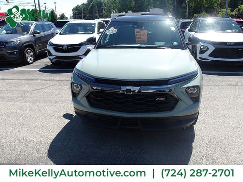Used 2024 Chevrolet TrailBlazer RS w/ Convenience Package AWD/4WD image 2