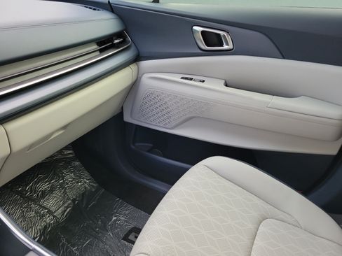 New 2026 Kia Carnival EX FWD image 21