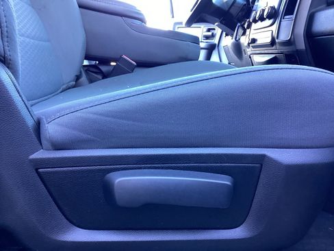 Used 2017 RAM 3500 Tradesman w/ Chrome Appearance Group image 15