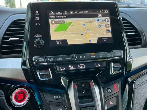 Certified 2022 Honda Odyssey Touring image 32
