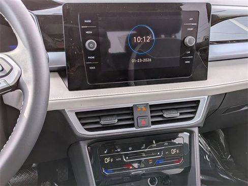 New 2026 Volkswagen Taos SE image 12