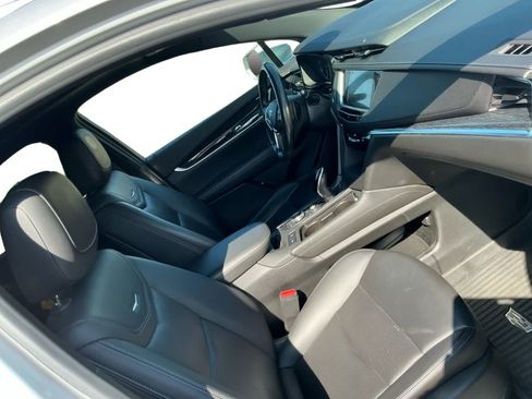 Used 2020 Cadillac XT5 Premium Luxury w/ LPO, Floor Liner Package FWD image 15