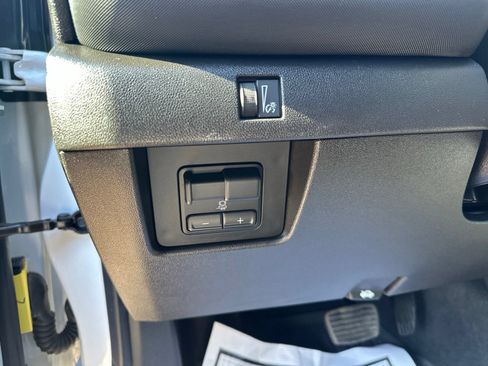 Used 2023 Chevrolet Colorado Z71 w/ Z71 Convenience Package 2 AWD/4WD image 16