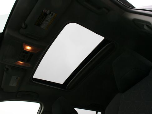 Used 2019 Toyota RAV4 XLE w/ Convenience Package image 32