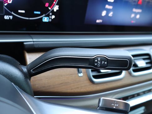 Used 2024 Mercedes-Benz GLS 580 4MATIC image 24