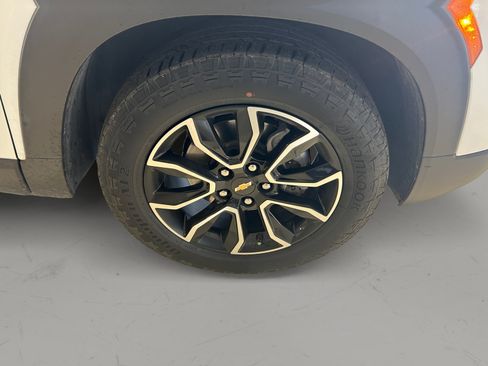 Used 2022 Chevrolet TrailBlazer ACTIV w/ Technology Package FWD image 8