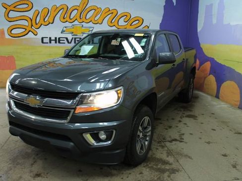 Used 2017 Chevrolet Colorado LT w/ LT Convenience Package image 4