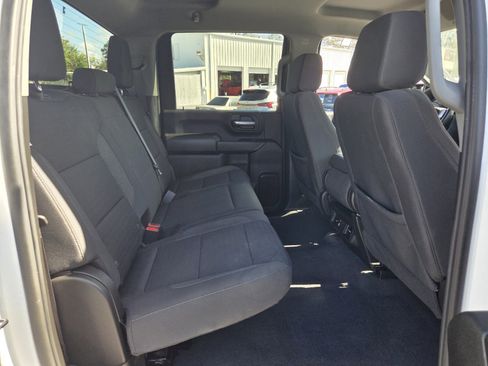 Used 2024 Chevrolet Silverado 2500 Custom w/ Custom Value Package image 16