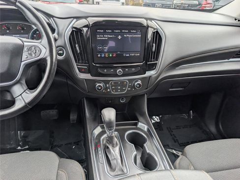 Used 2021 Chevrolet Traverse LT image 20