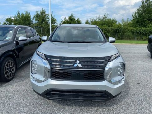Used 2024 Mitsubishi Outlander SE AWD/4WD image 3