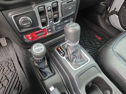 Certified 2023 Jeep Wrangler Unlimited Rubicon 4xe w/ Cold Weather Group AWD/4WD image 27