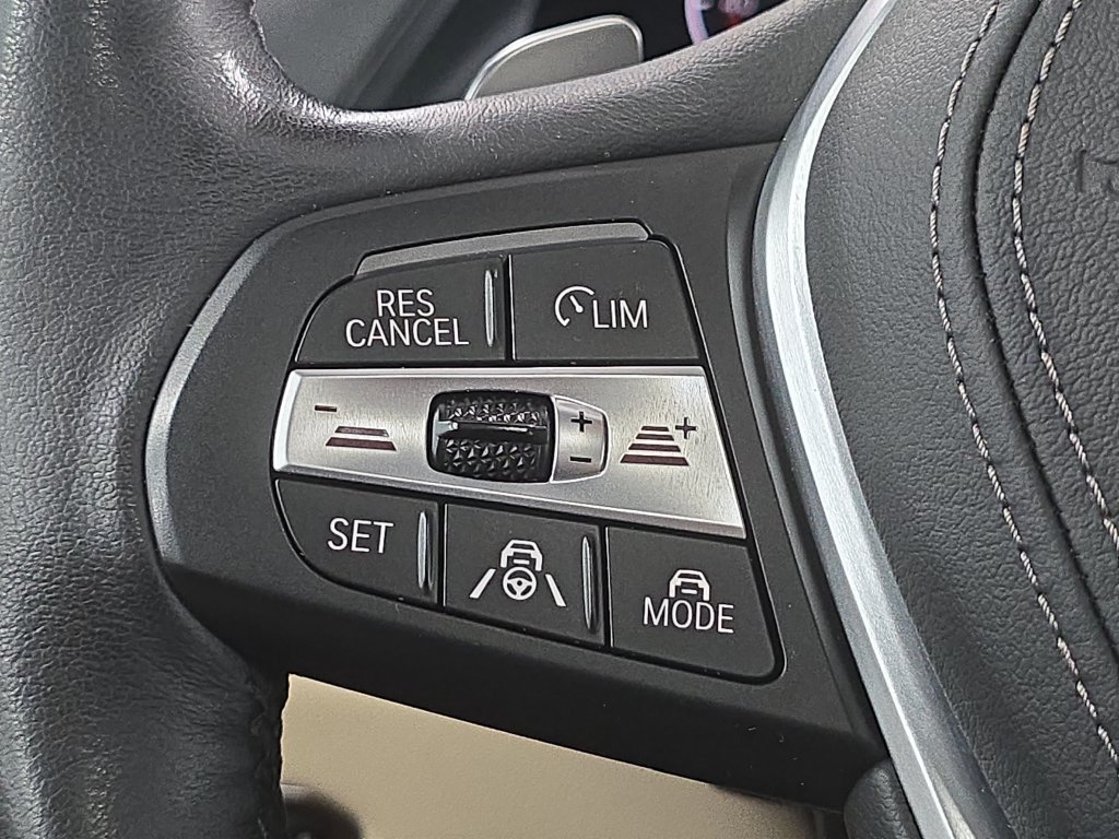 Used 2021 BMW X5 xDrive40i AWD/4WD image 12