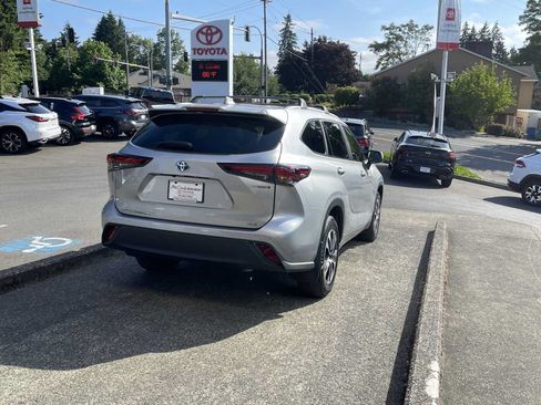 Certified 2024 Toyota Highlander XLE AWD/4WD image 7