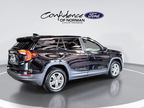 Used 2023 GMC Terrain SLE FWD image 9