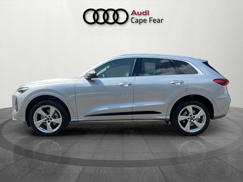 Used 2025 Audi Q5 Premium Plus AWD/4WD image 2