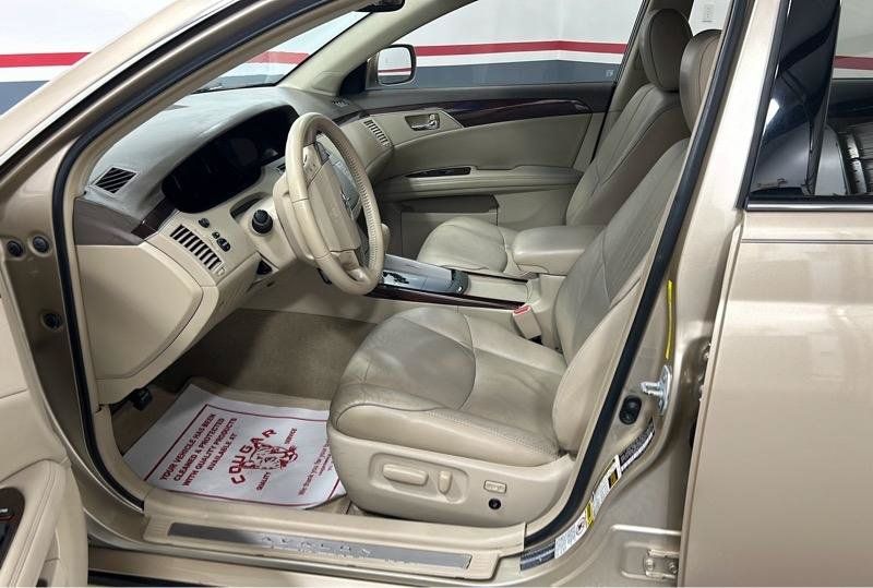 Used 2010 Toyota Avalon XL FWD image 7