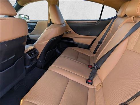 Used 2022 Lexus ES 300h w/ Premium Package image 18