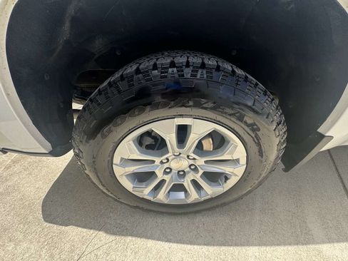 Used 2024 Chevrolet Silverado 1500 LTZ AWD/4WD image 36