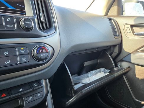 Used 2018 Chevrolet Colorado Z71 image 16