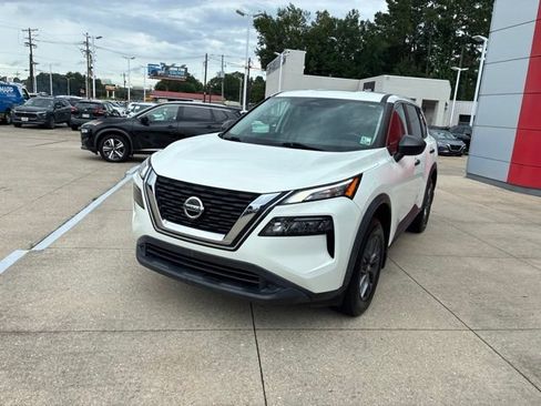 Used 2021 Nissan Rogue S FWD image 3