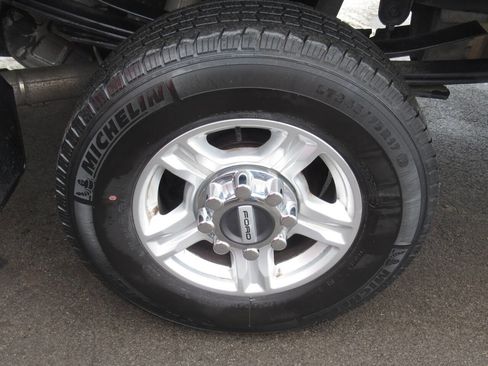 Used 2017 Ford F250 XLT image 7