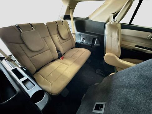 Used 2023 Ford Explorer XLT w/ Equipment Group 202A AWD/4WD image 28