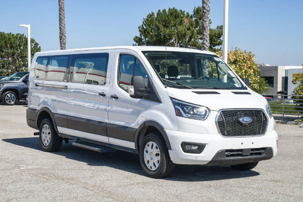 Used 2023 Ford Transit 350 XLT RWD image 3