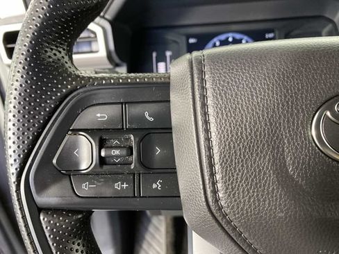 Used 2025 Toyota Tacoma SR5 AWD/4WD image 15
