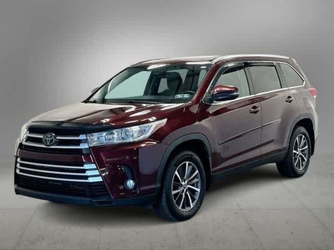 Used 2019 Toyota Highlander XLE w/ Carpet Mat Package (TMS) AWD/4WD image 1