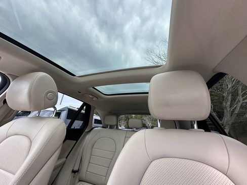 Certified 2022 Mercedes-Benz GLC 300 image 32