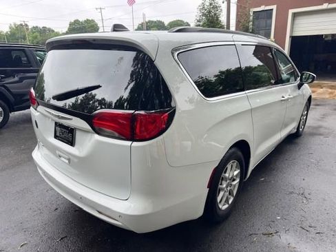 Used 2021 Chrysler Voyager Lxi w/ Cold Weather Group image 4