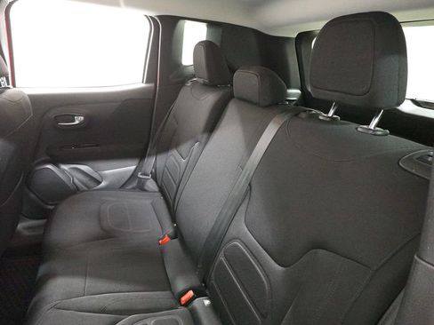 Used 2019 Jeep Renegade Latitude w/ Cold Weather Group image 25