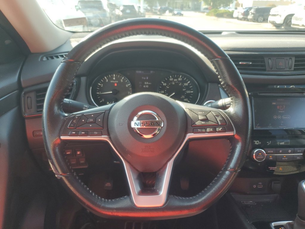Used 2020 Nissan Rogue SV FWD image 21