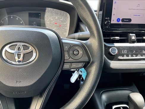 Used 2024 Toyota Corolla LE FWD image 25