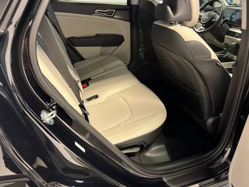 Used 2025 Kia Sportage EX w/ Premium Package FWD image 13