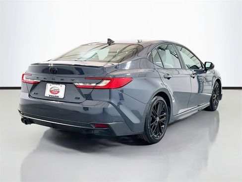 Used 2025 Toyota Camry LE image 4