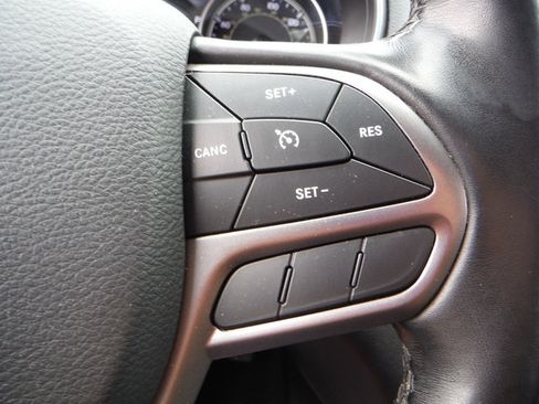Used 2020 Jeep Cherokee Limited AWD/4WD image 37