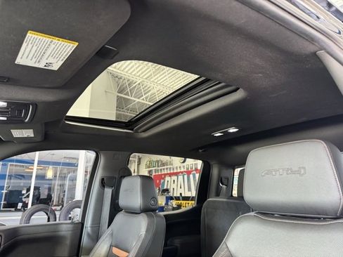 Used 2021 GMC Sierra 1500 AT4 w/ AT4 Preferred Package image 9