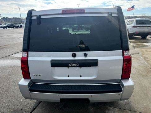 Used 2007 Jeep Commander Sport image 6