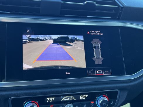 Used 2020 Audi Q3 2.0T Premium image 22