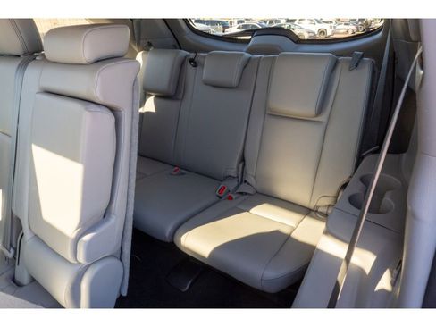 Used 2019 Toyota Highlander XLE image 15